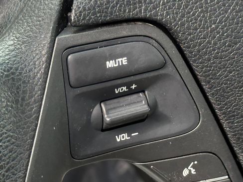 Used 2016 Kia Forte LX FWD image 13