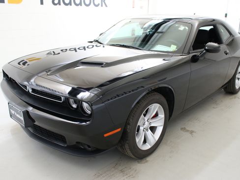 Used 2023 Dodge Challenger SXT image 3