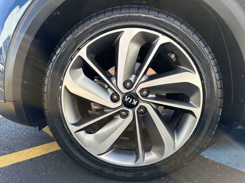 Used 2019 Kia Niro Touring image 18