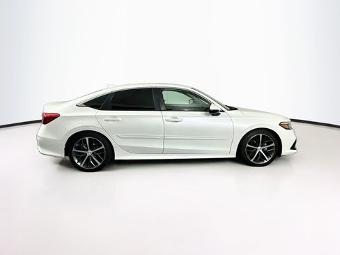 Used 2022 Honda Civic Touring image 10