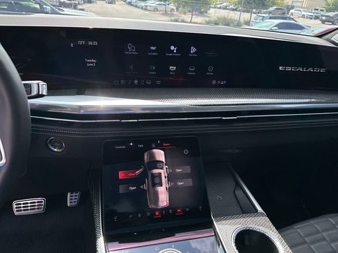 Used 2025 Cadillac Escalade V w/ LPO, ONYX Package AWD/4WD image 22