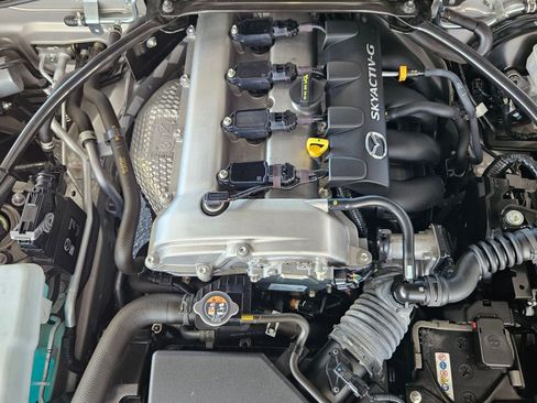 Used 2023 MAZDA MX-5 Miata Club RWD image 30