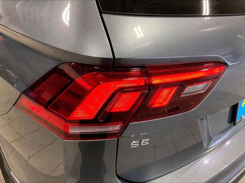 Used 2024 Volkswagen Tiguan SE image 34