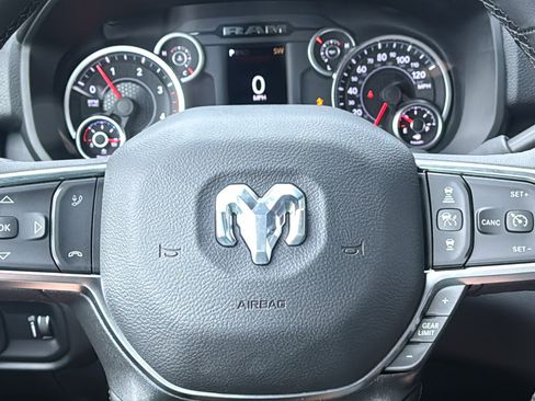 New 2026 RAM 2500 Big Horn AWD/4WD image 32