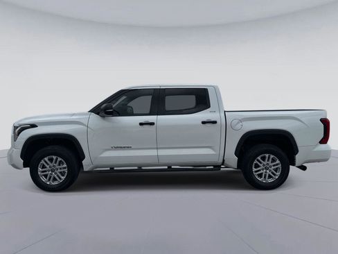 Used 2024 Toyota Tundra SR5 w/ SR5 Convenience Package AWD/4WD image 7