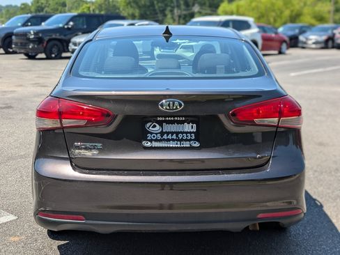Used 2018 Kia Forte LX FWD image 4