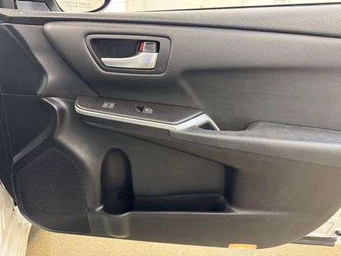 Used 2015 Toyota Camry SE FWD image 24