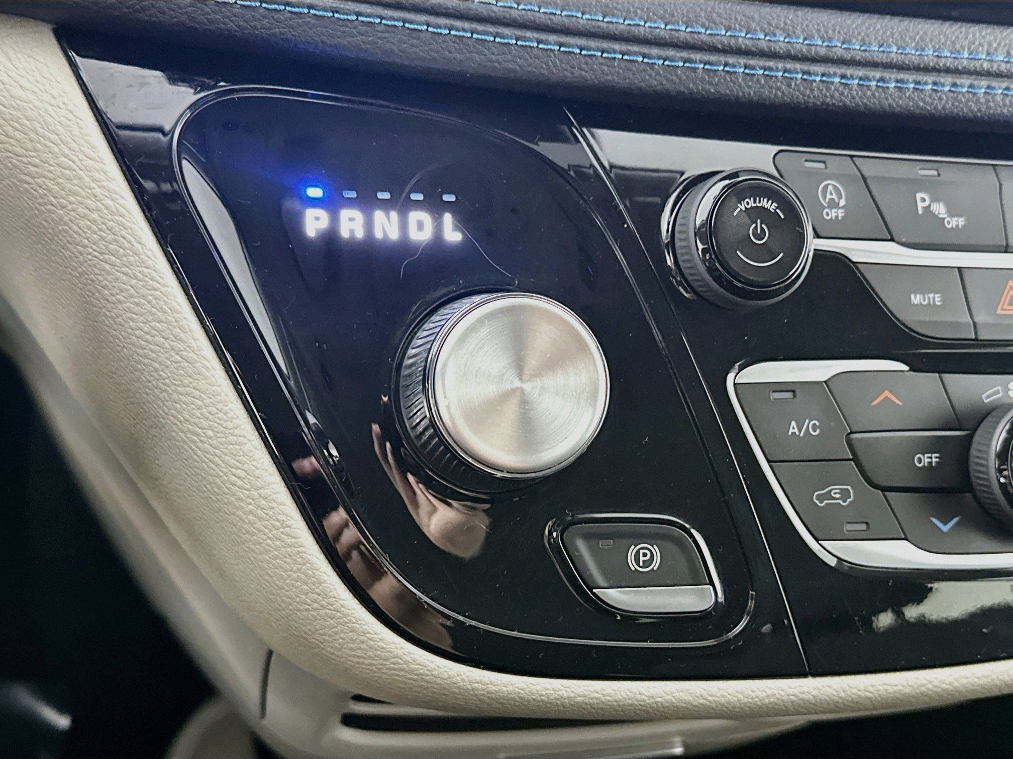 Used 2021 Chrysler Pacifica Touring FWD image 16