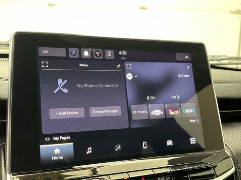 Used 2025 Jeep Compass Trailhawk AWD/4WD image 17