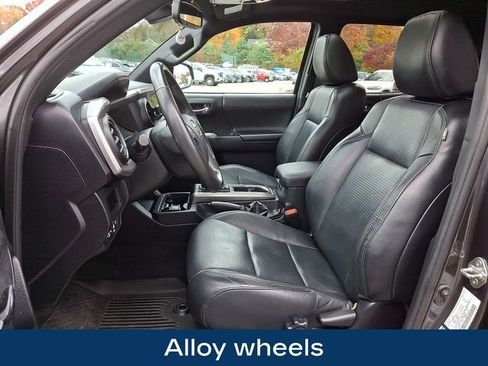Used 2018 Toyota Tacoma Limited image 16