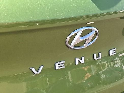 Used 2023 Hyundai Venue SEL w/ Cargo Package FWD image 5