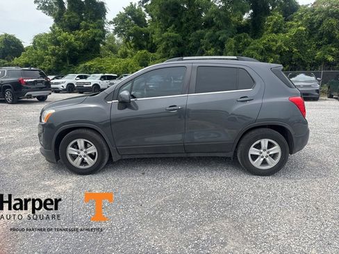 Used 2016 Chevrolet Trax LT FWD image 2