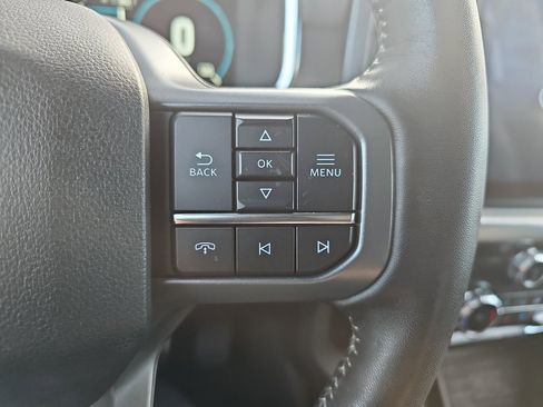 Used 2022 Ford F150 Lariat w/ Max Trailer Tow Package image 17