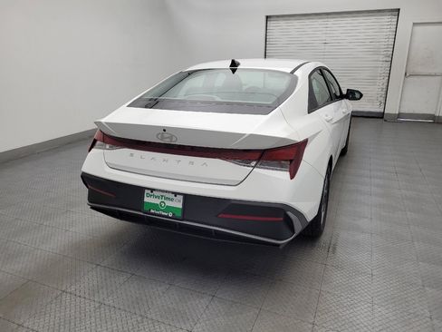 Used 2024 Hyundai Elantra SEL FWD image 7