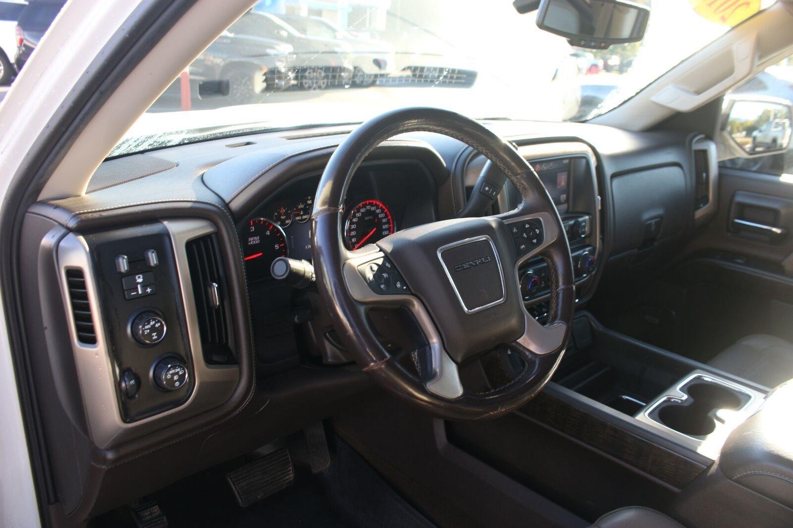 Used 2015 GMC Sierra 1500 Denali w/ Driver Alert Package AWD/4WD image 17