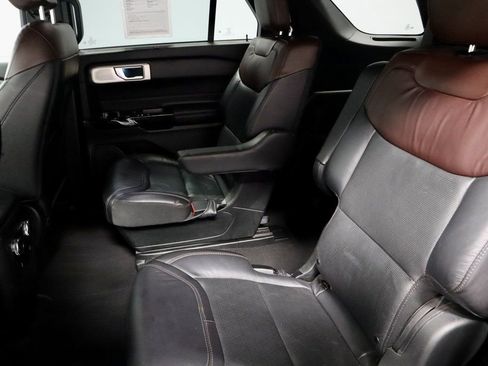 Certified 2022 Ford Explorer Platinum w/ Technology Package image 27