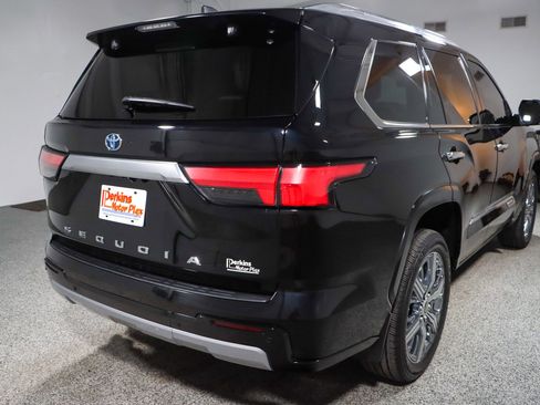 Used 2024 Toyota Sequoia Capstone image 7