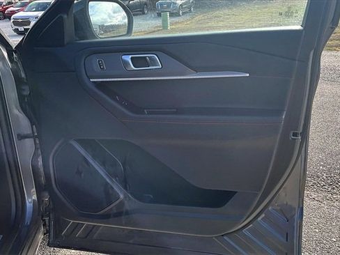 Used 2025 Ford Explorer ST-Line w/ ST-Line Street Pack image 24