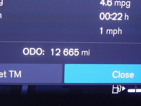 Certified 2025 Volvo XC60 B5 Plus image 33