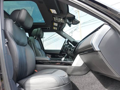 Used 2024 Land Rover Range Rover Long Wheelbase Autobiography image 40