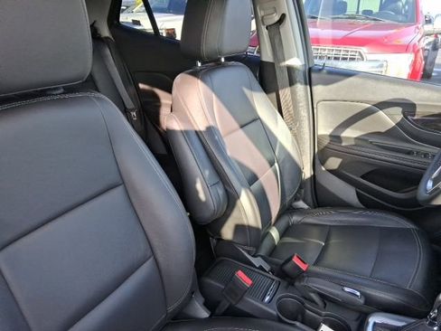 Used 2015 Buick Encore Premium image 10
