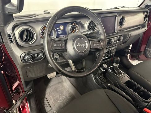 Used 2021 Jeep Gladiator Sport AWD/4WD image 9