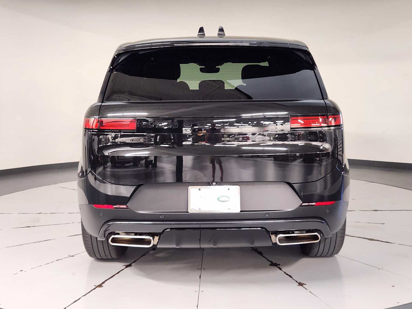 Used 2025 Land Rover Range Rover Sport SE AWD/4WD image 10