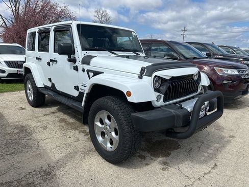 Used 2015 Jeep Wrangler Unlimited Sahara image 5