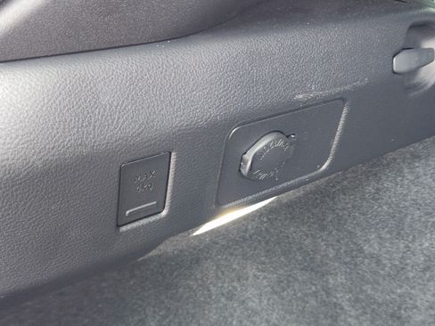 Used 2025 Lexus UX 300h FWD w/ Accessory Package (Z1) image 31