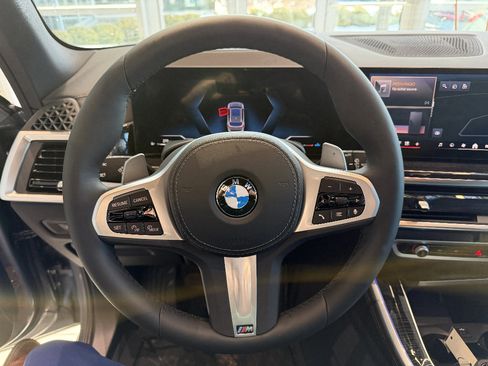 New 2026 BMW X5 xDrive40i w/ M Sport Package AWD/4WD image 9