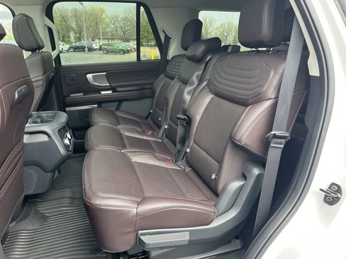 Used 2025 Ford Expedition Platinum w/ Platinum Ultimate Package AWD/4WD image 14