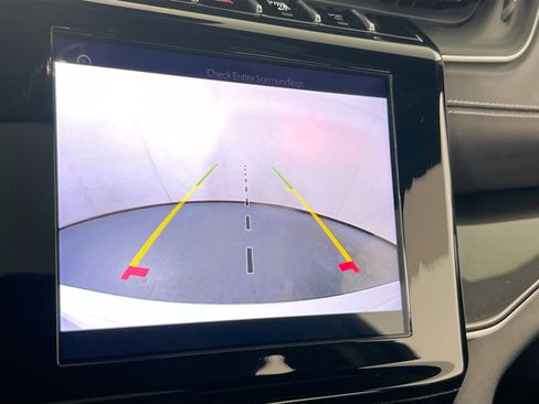 Used 2023 Jeep Grand Cherokee Altitude image 13