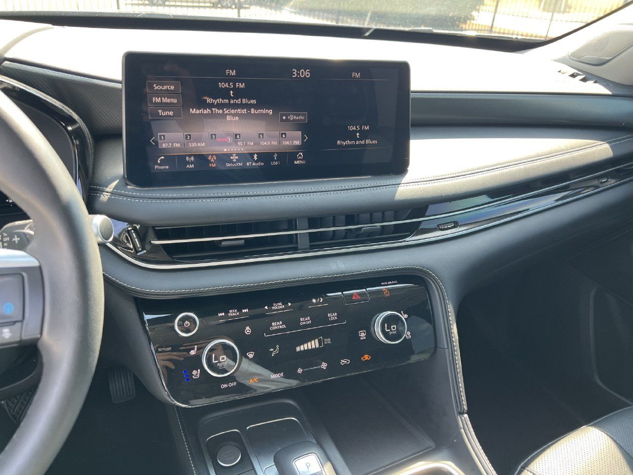 Used 2023 INFINITI QX60 Luxe w/ Performance Audio Package AWD/4WD image 8