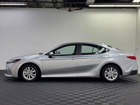 Used 2025 Toyota Camry LE FWD image 3