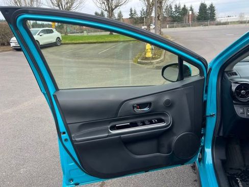 Used 2018 Toyota Prius C Four image 15