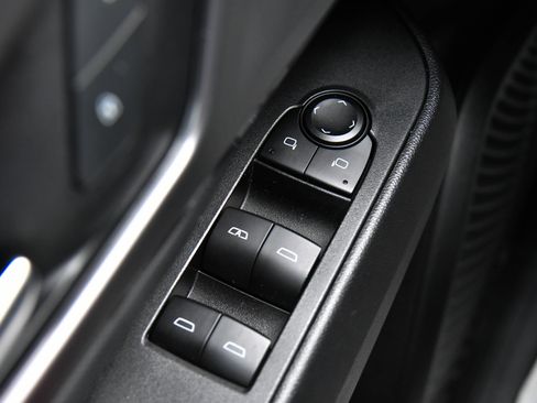Used 2024 Chevrolet Equinox EV RS FWD image 42