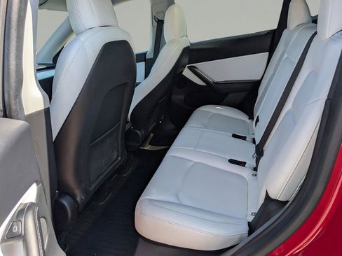 Used 2021 Tesla Model Y Long Range image 14