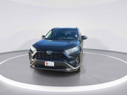 Certified 2021 Toyota RAV4 LE AWD/4WD image 3