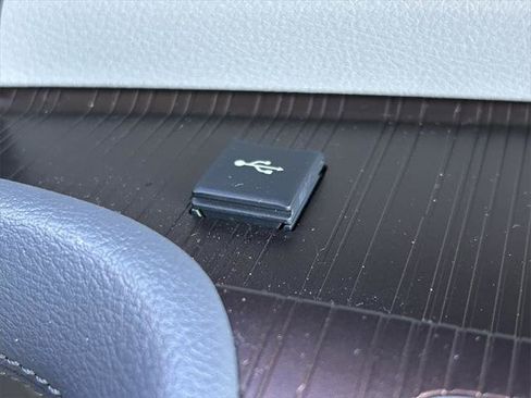 Certified 2023 Toyota Sienna LE image 32