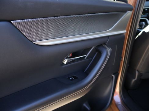 Certified 2025 MAZDA CX-70 3.3 Turbo w/ Premium Package image 24