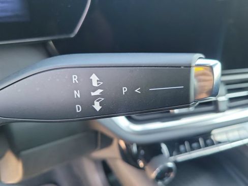 Used 2025 Chevrolet Equinox EV LT FWD image 35