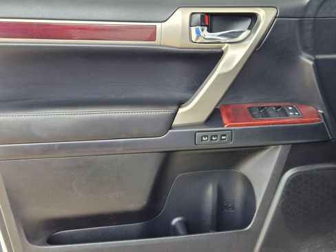 Used 2016 Lexus GX 460 image 11