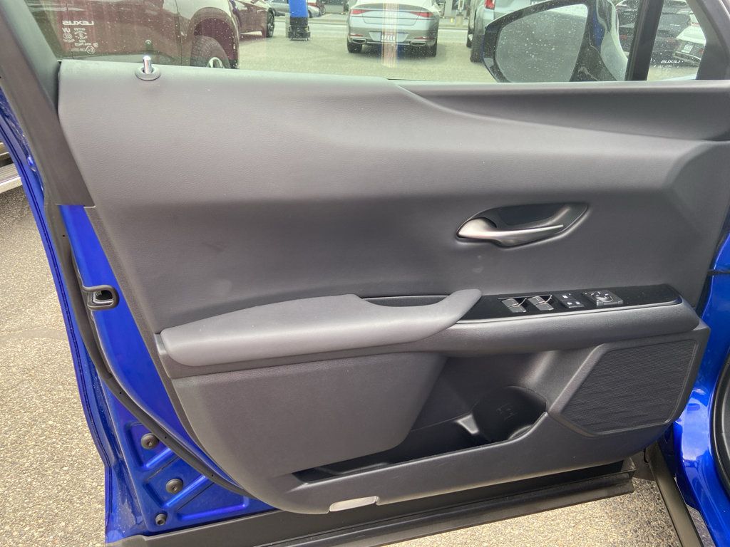 Used 2024 Lexus UX 250h F Sport AWD/4WD image 6