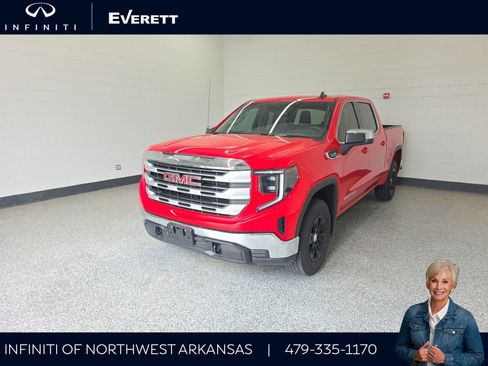 Used 2024 GMC Sierra 1500 SLE AWD/4WD image 1