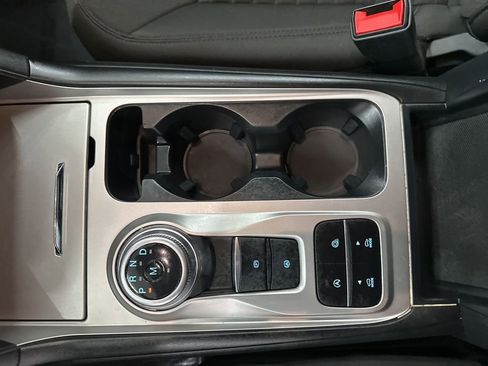 Used 2020 Ford Explorer XLT image 19