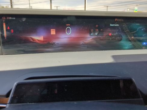 Used 2025 Lincoln Nautilus Reserve image 14