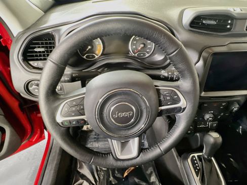 Used 2023 Jeep Renegade Altitude w/ Sun/Sound Group AWD/4WD image 11