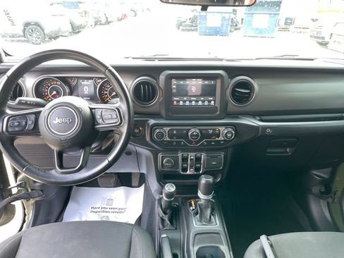 Used 2022 Jeep Gladiator Sport AWD/4WD image 39