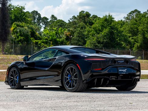 Used 2023 McLaren Artura image 43