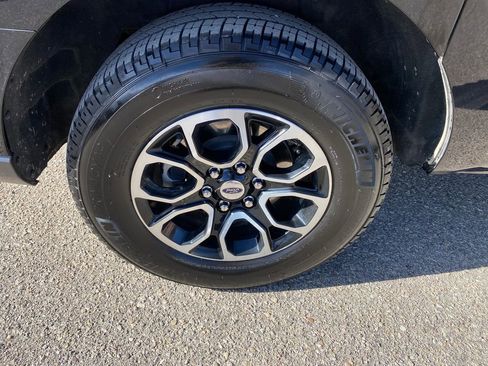 Used 2024 Ford Expedition Max XLT image 30